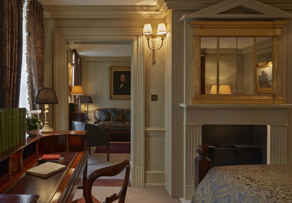 Batty Langley'S Hotel London Ruang foto A room at the hotel