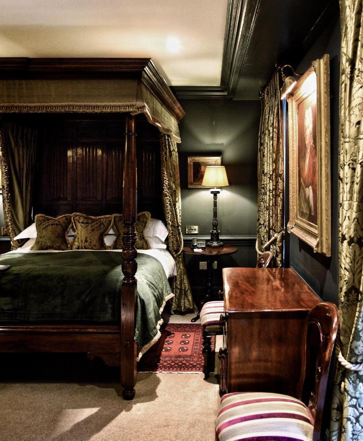 Batty Langley'S Hotel London Bagian luar foto A bedroom at the hotel