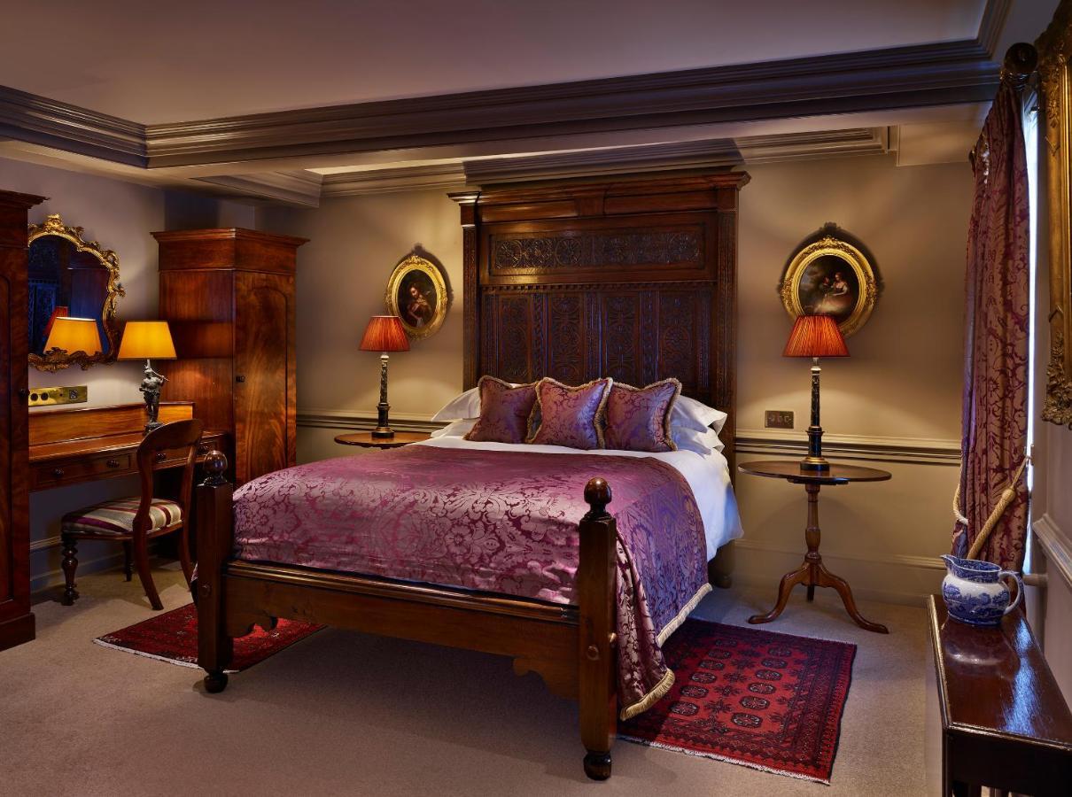 Batty Langley'S Hotel London Bagian luar foto A bedroom at the hotel