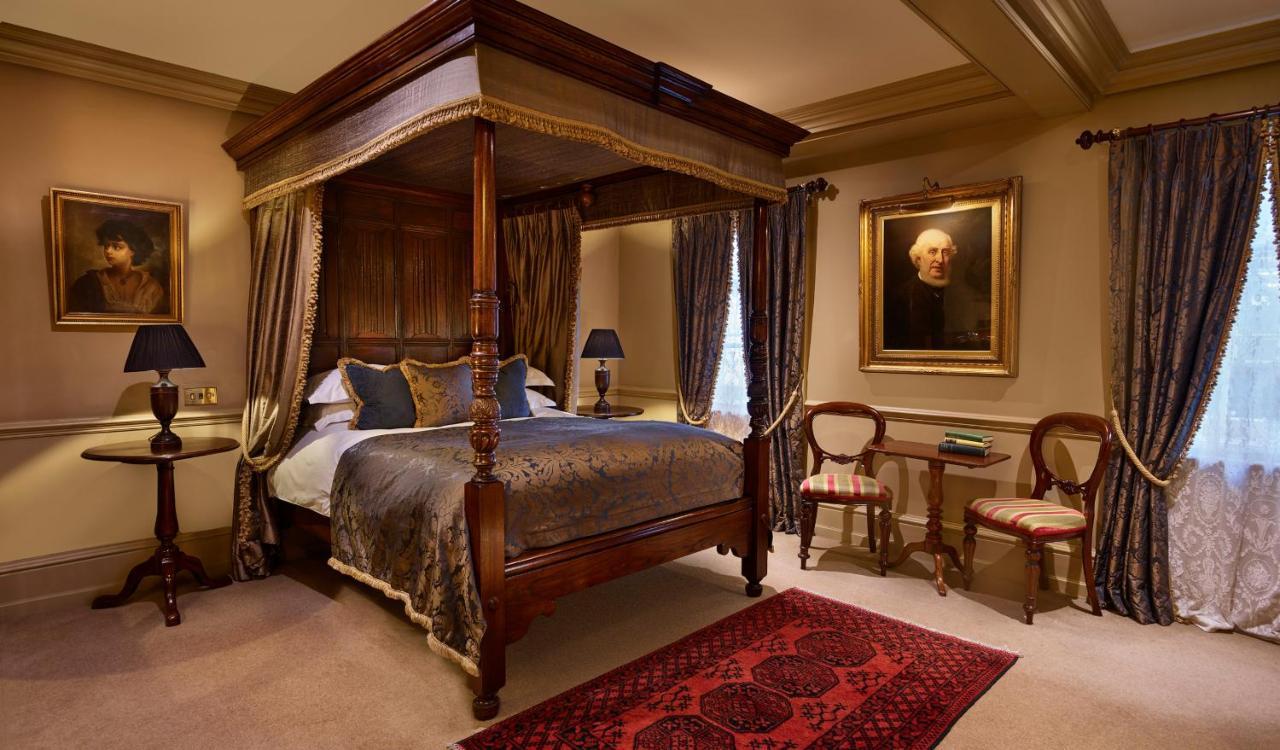 Batty Langley'S Hotel London Bagian luar foto A bedroom at the hotel