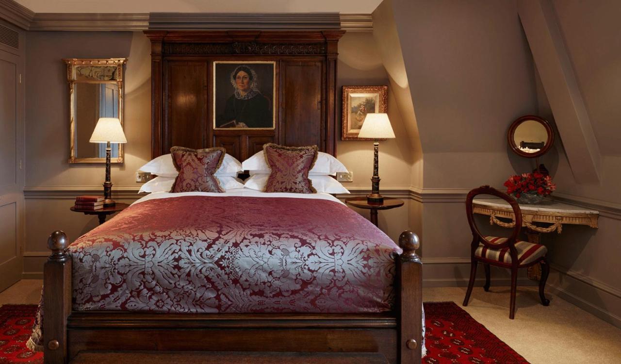 Batty Langley'S Hotel London Bagian luar foto A bedroom at the hotel
