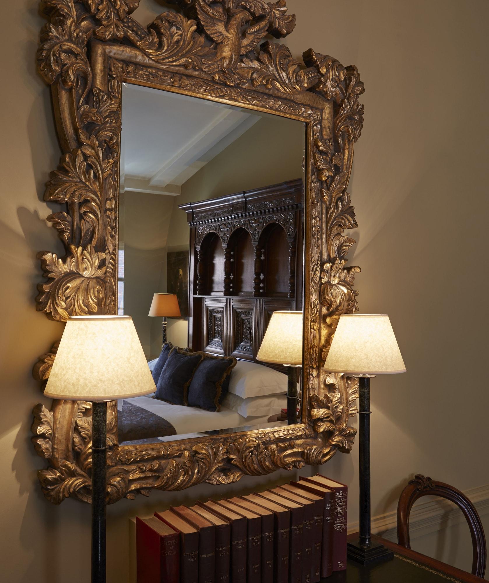 Batty Langley'S Hotel London Bagian luar foto A mirror
