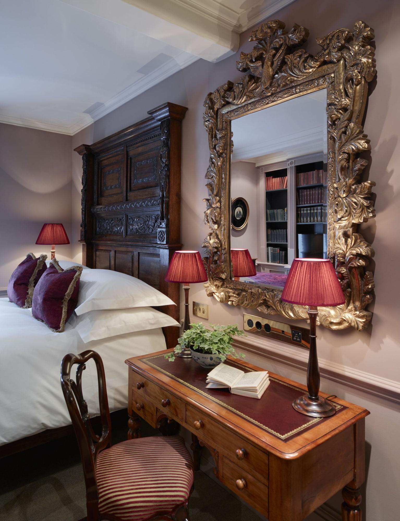 Batty Langley'S Hotel London Bagian luar foto A bedroom at the hotel