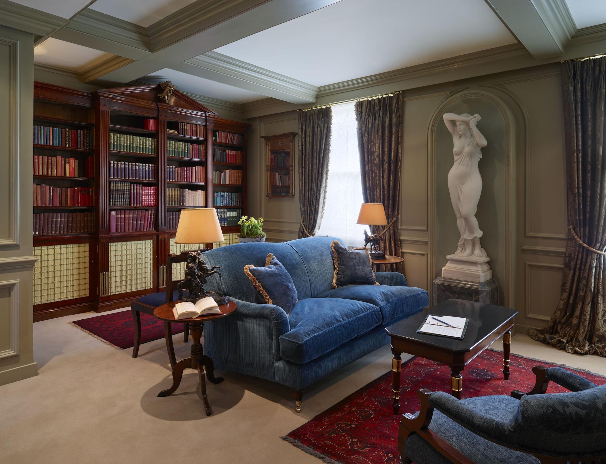 Batty Langley'S Hotel London Bagian luar foto Library