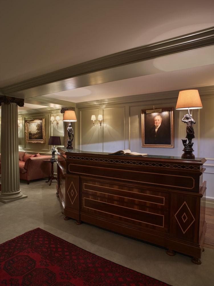 Batty Langley'S Hotel London Bagian luar foto Reception desk
